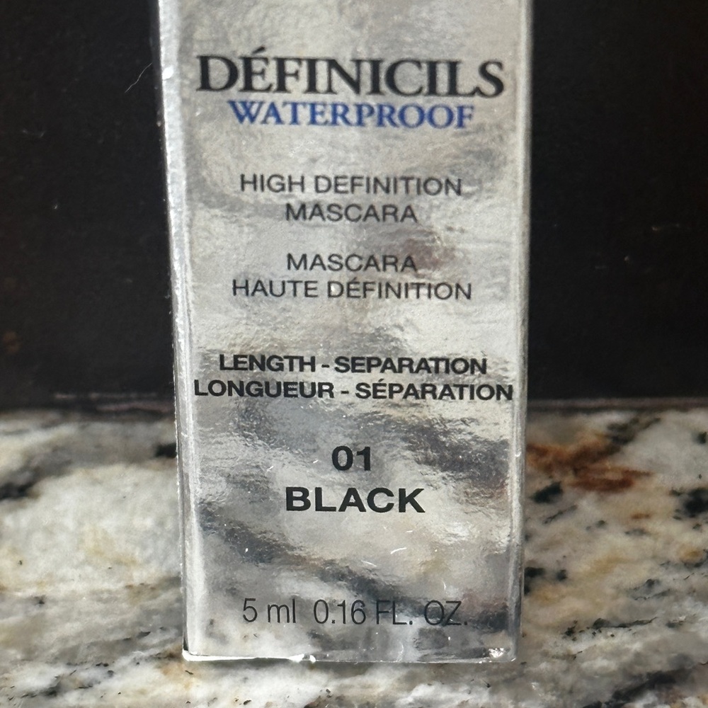 DÉFINICILS Waterproof High Definition Mascara - Black